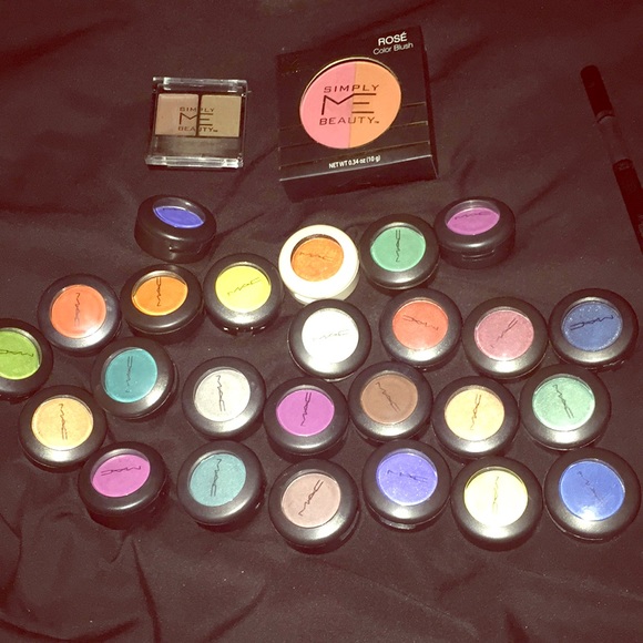 Makeup bundle - Picture 1 of 4
